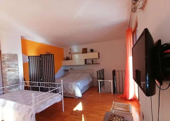 Appartamento Ulivi On The Dongo